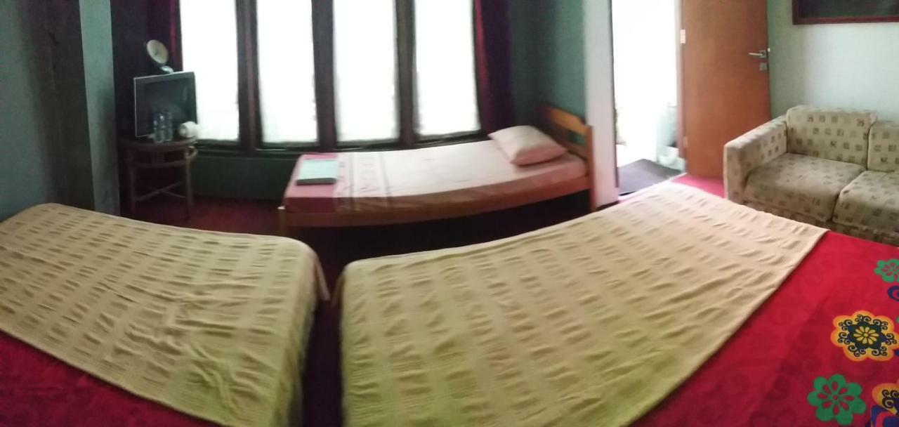 Homestay Triniti Lembang Zewnętrze zdjęcie